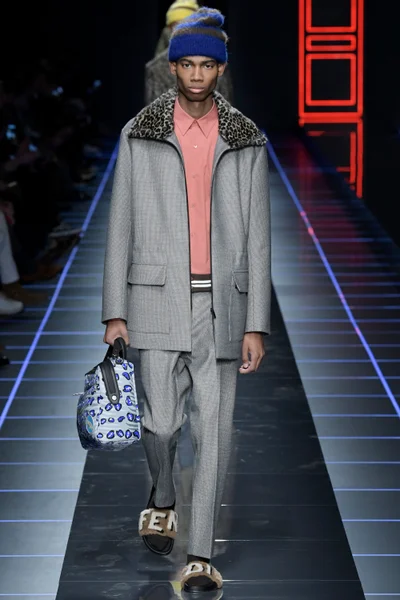 Look 11
